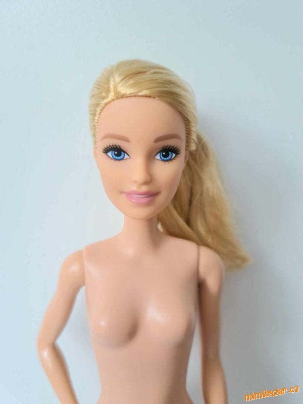 Na prodej Barbie Millie
