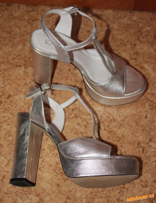 Stříbrné kožené sandálky v. 37 značka R.Polański