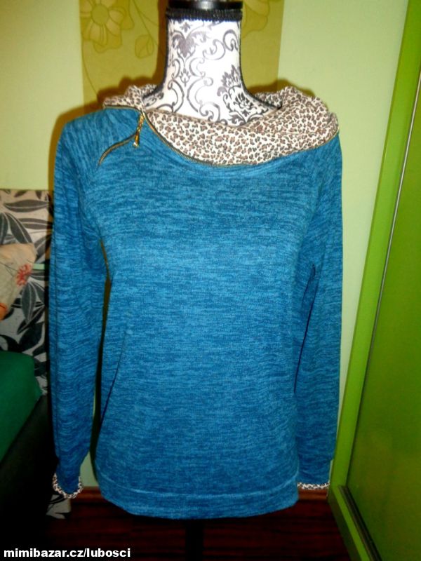 Petrolejově zelený slabší svetr