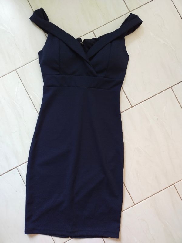 Černé elegantní šaty XS (170/176)