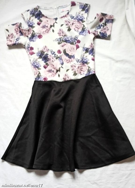 PRUŽNÉ ŠATY- vel. XS, od 14 let