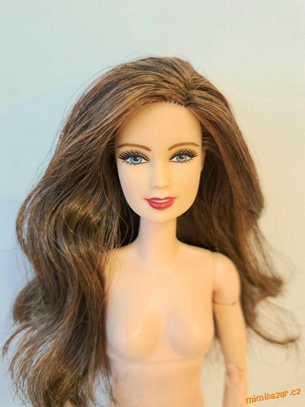 Na prodej sberatelska Barbie Fifth Harmony Lauren