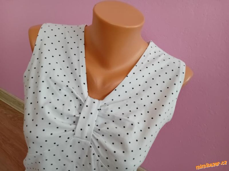 LETNÍ DÁMSKÉ BÍLÉ TRIČKO - vel.M/L / zn.Biaggini