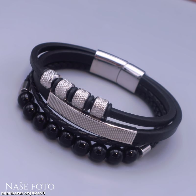 Ležérní kožený náramek s korálky a pleteným páskem