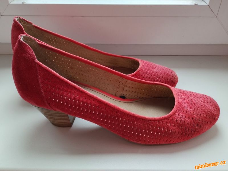 Střevíce lodičky červené semišové Jana šířka H