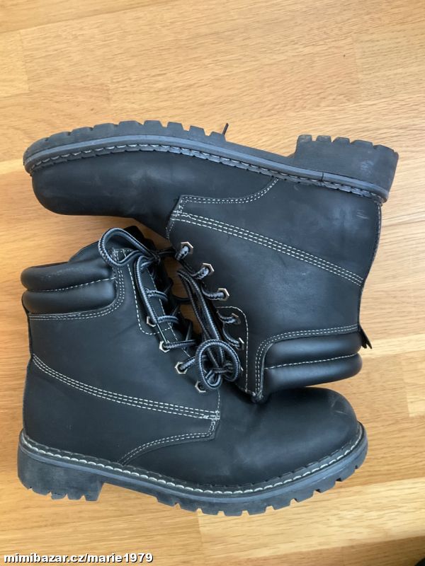 Kotníčkové boty černé zimní