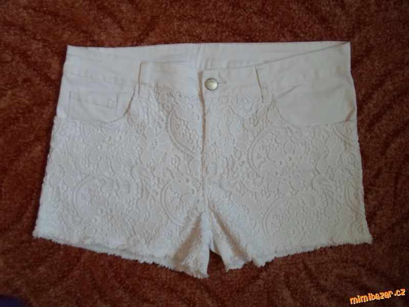 Bílé kraťasy kraťásky šortky s krajkou