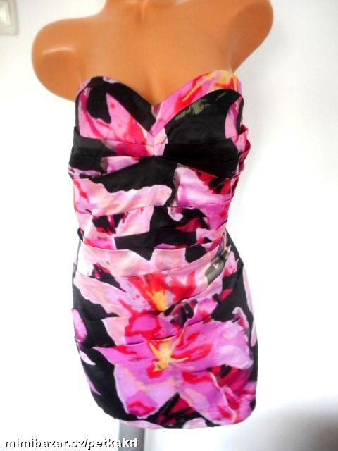 saténové šaty na prsa uk 14 eur 40