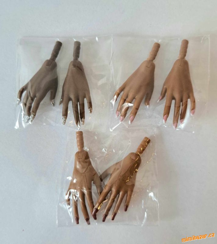 Na prodej damske ruce na panenky Integrity toys