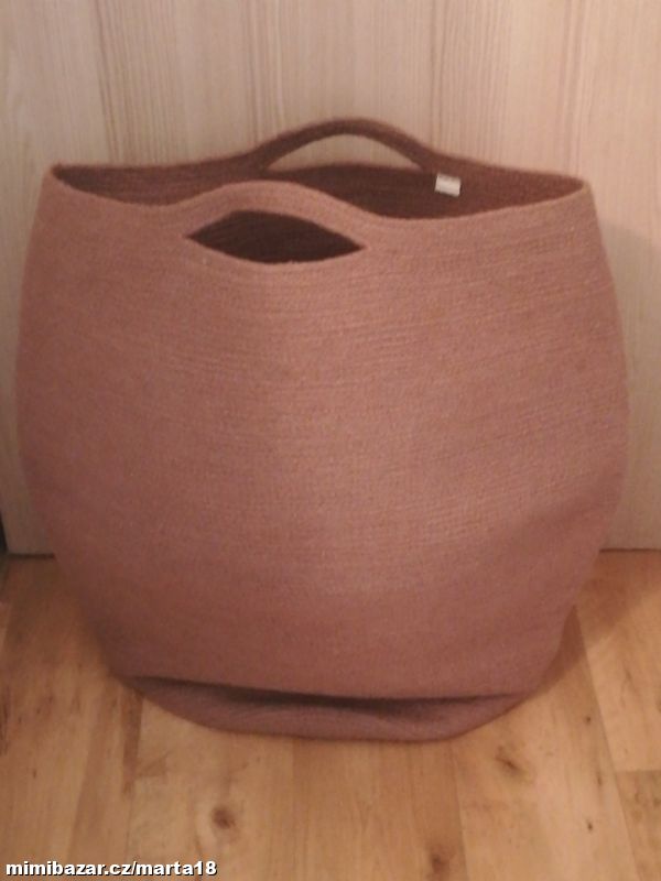 Velký koš z kobercoviny