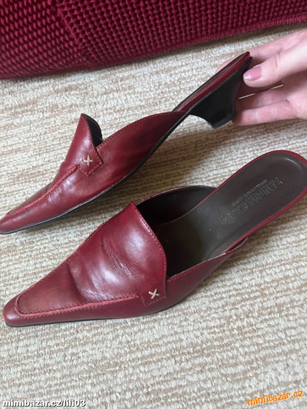 KOŽENÉ NAZOUVÁKY DO ŠPIČKY ITALY