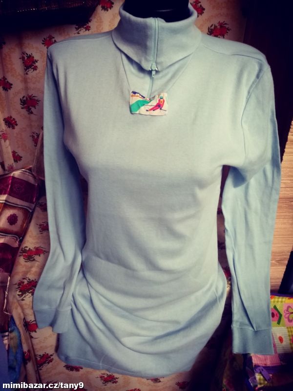Modré mikiny-trika