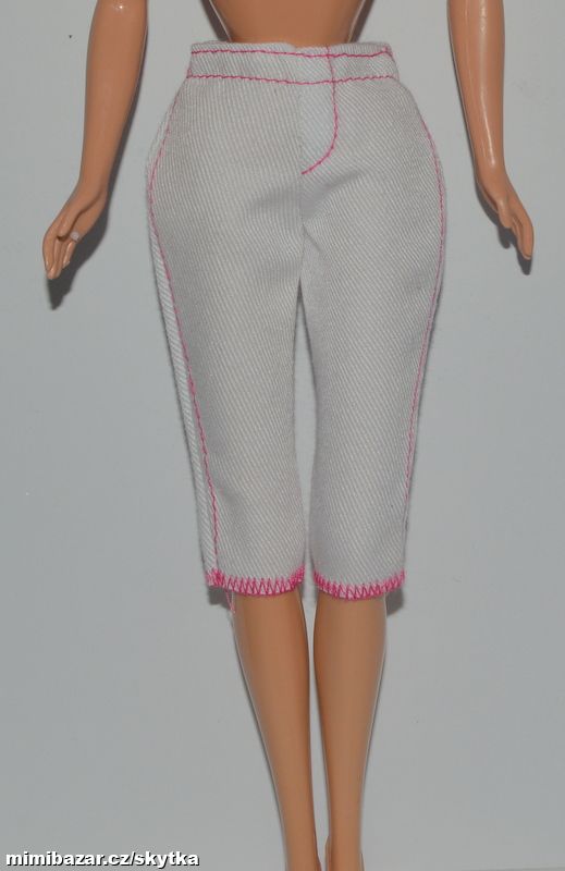  + + + OBLEČENÍ PRO PANENKU BARBIE + + + 