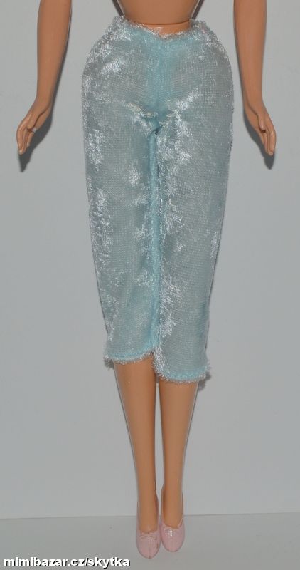  + + + OBLEČENÍ PRO PANENKU BARBIE + + + 