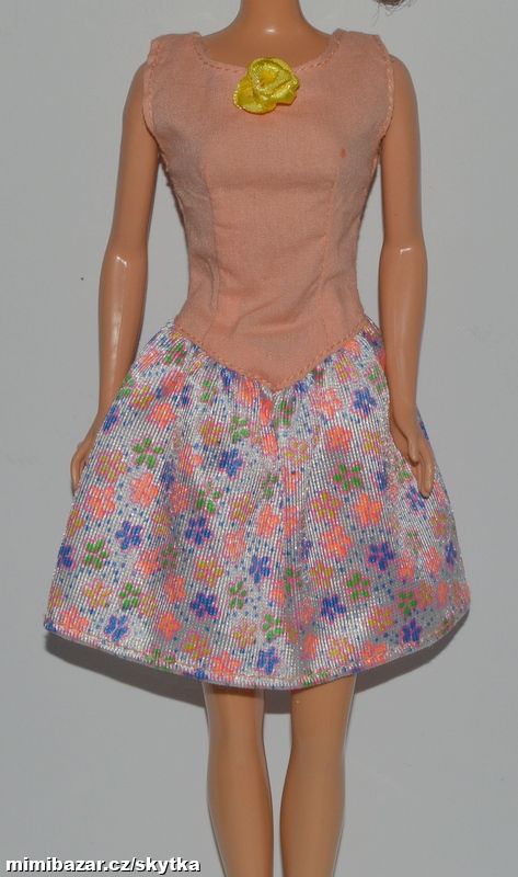  + + + OBLEČENÍ PRO PANENKU BARBIE + + + 