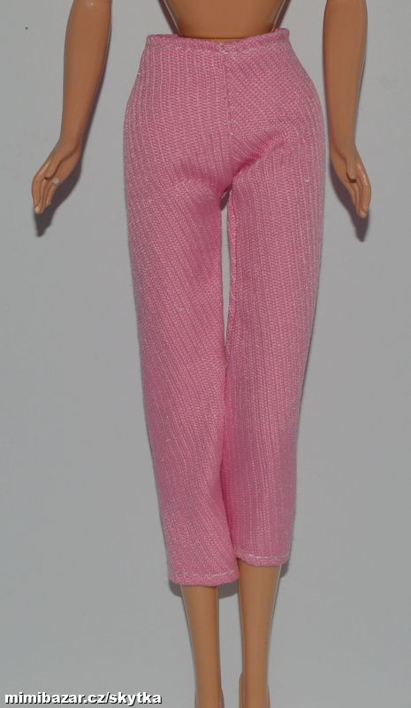  + + + OBLEČENÍ PRO PANENKU BARBIE + + + 