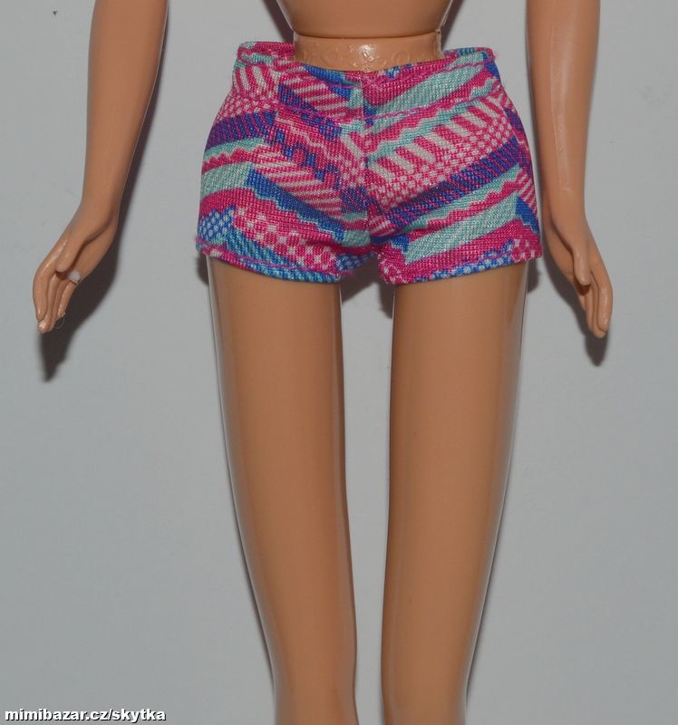  + + + OBLEČENÍ PRO PANENKU BARBIE + + + 