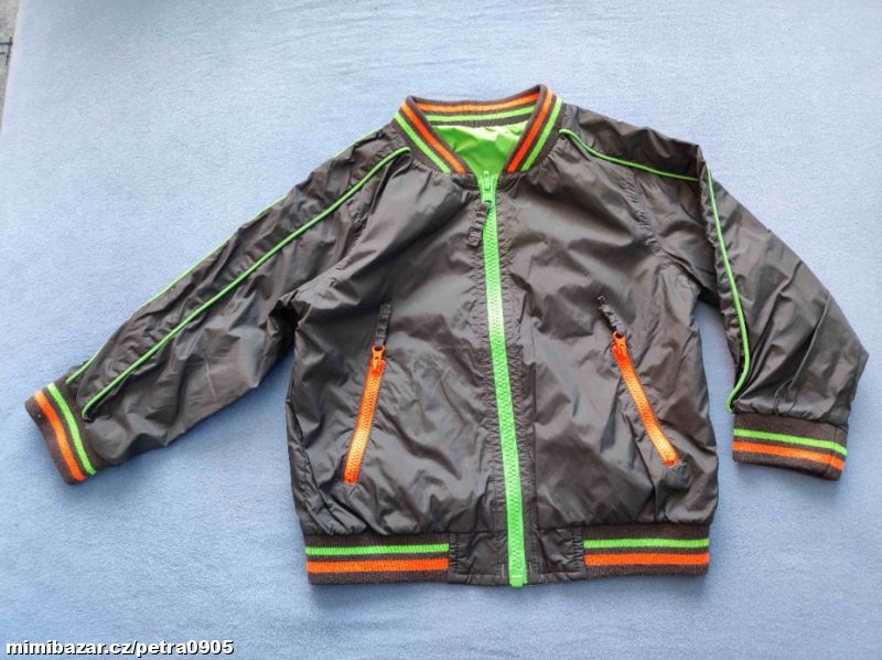 Chlapecká větrovka vel. 92/98 top stav