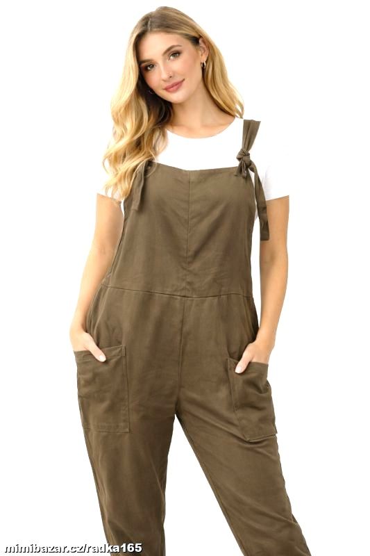 Příjemný khaki overal s kapsami vel.44