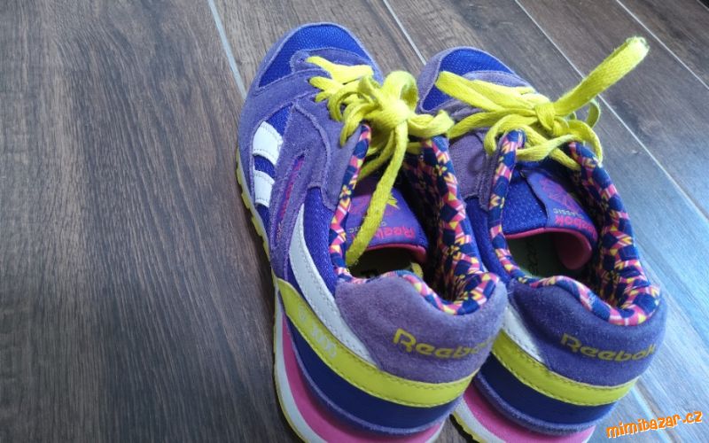 Krásné tenisky, sportovní boty