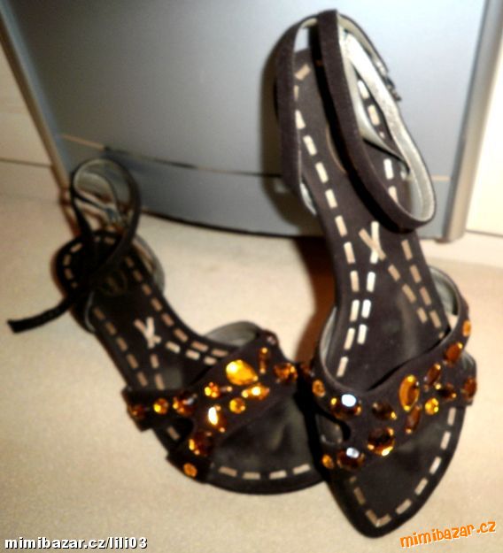 NÁDHERNÉ ELEGANTNÍ SANDÁLKY S ORANŽOVÝMI KAMÍNKY