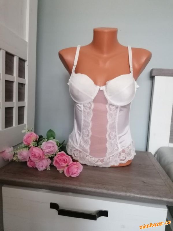 *** KORZET S KRAJKOU ***