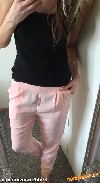 LEHKÉ RŮŽOVÉ KALHOTY BERSHKA