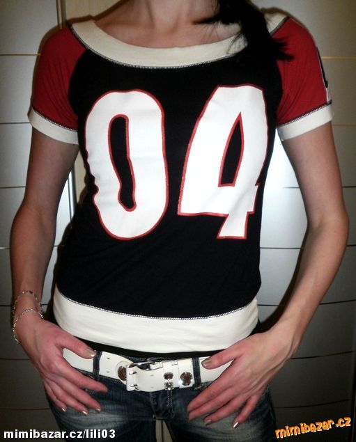 TRIKO S VÝRAZNÝM POTISKEM