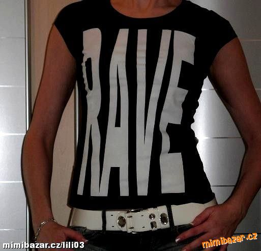 ČERNÉ TRIKO TERRANOVA S NÁPISEM