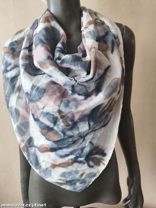 Hedvábný šátek batika