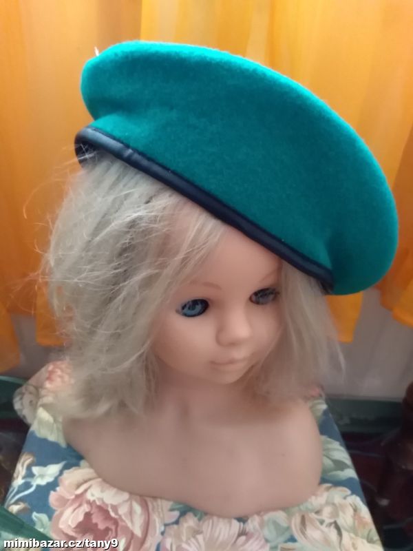 Vojenské barety a kšiltovka