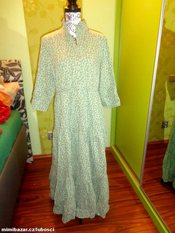 Luxusní hráškově zelené volánové maxi šaty