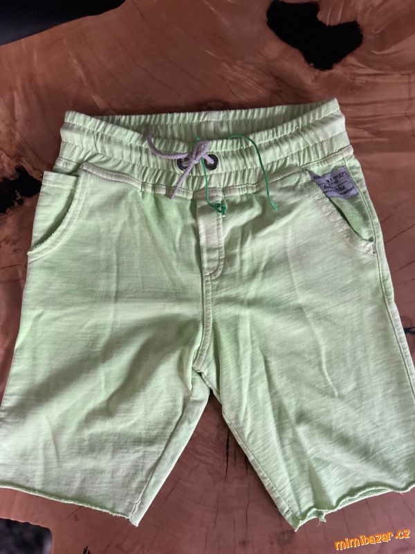 Teplákové kratasy Vingino