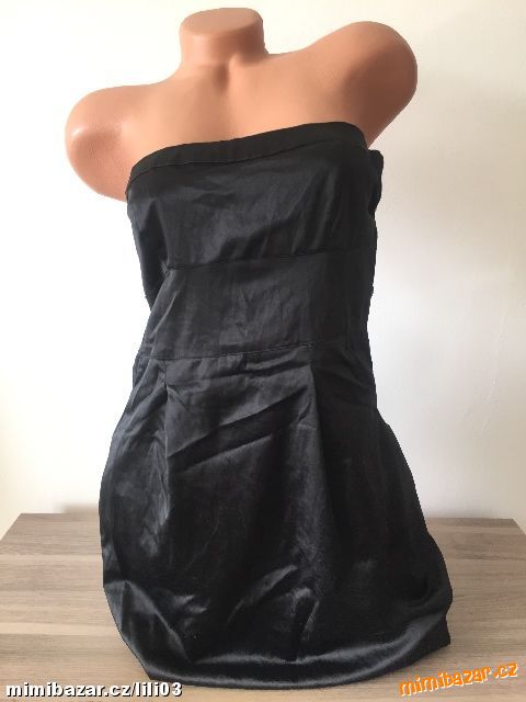 ČERNÉ LESKLÉ ŠATY STRADIVARIUS