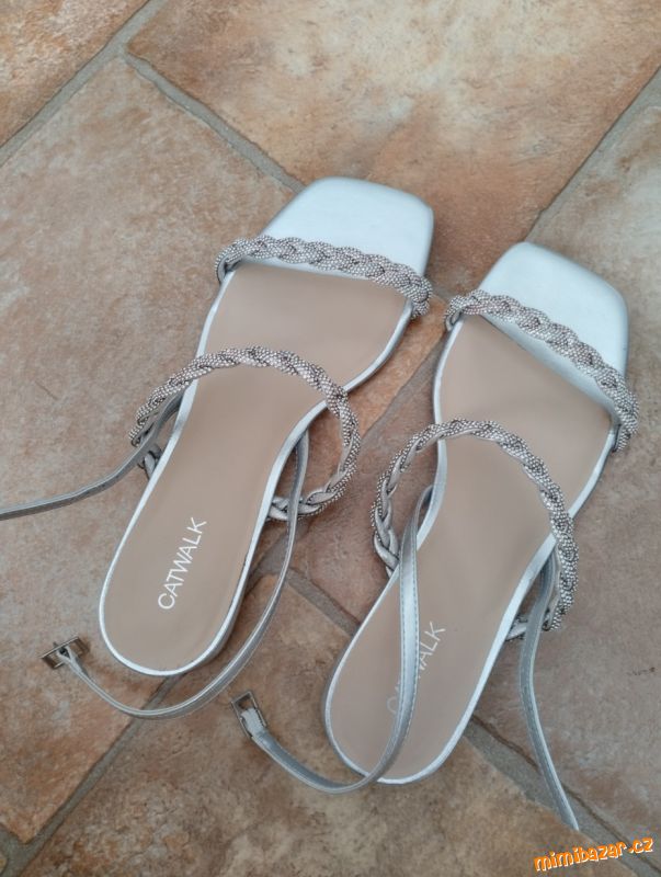 Sandále vel 40