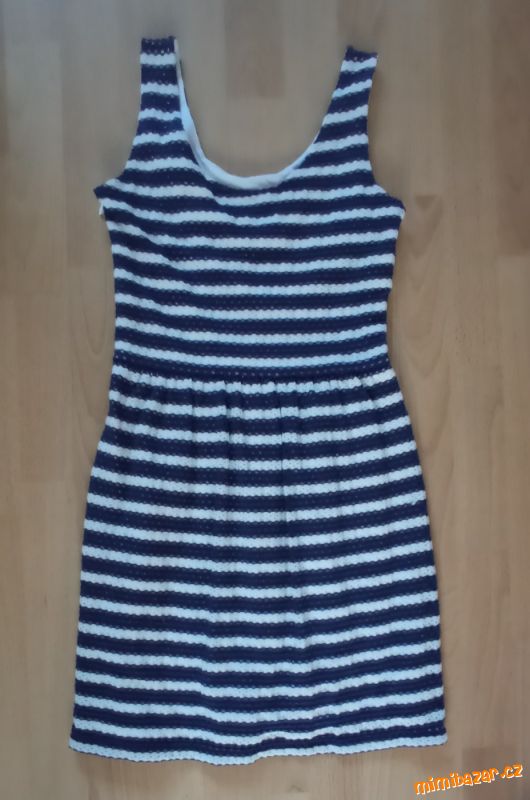 Šaty pruhované