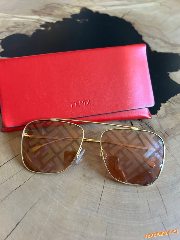 Sluneční brýle Fendi