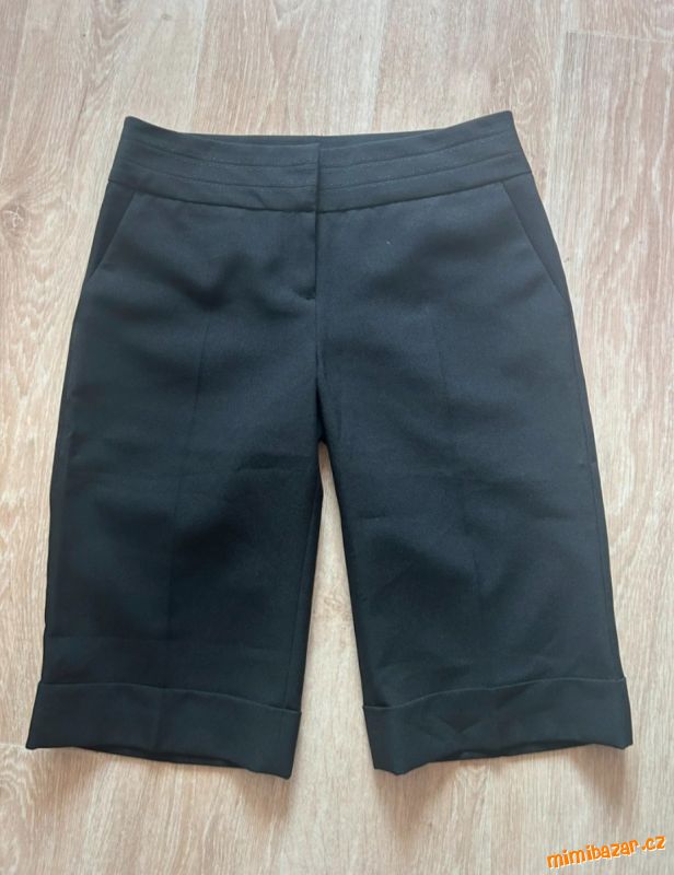 Krásné business kraťasy F&F.