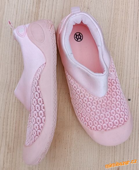 Letní vycházková obuv