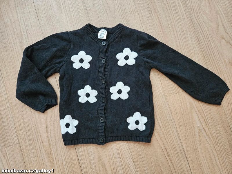 Propínací svetřík, vel. 104