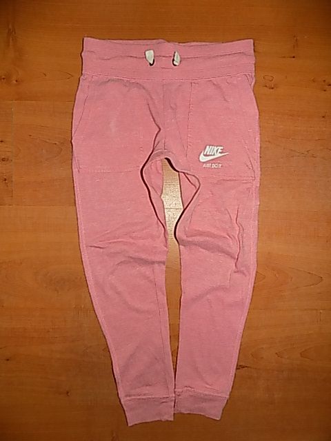 Teepláky, tepláčky Nike, vel. 128-137