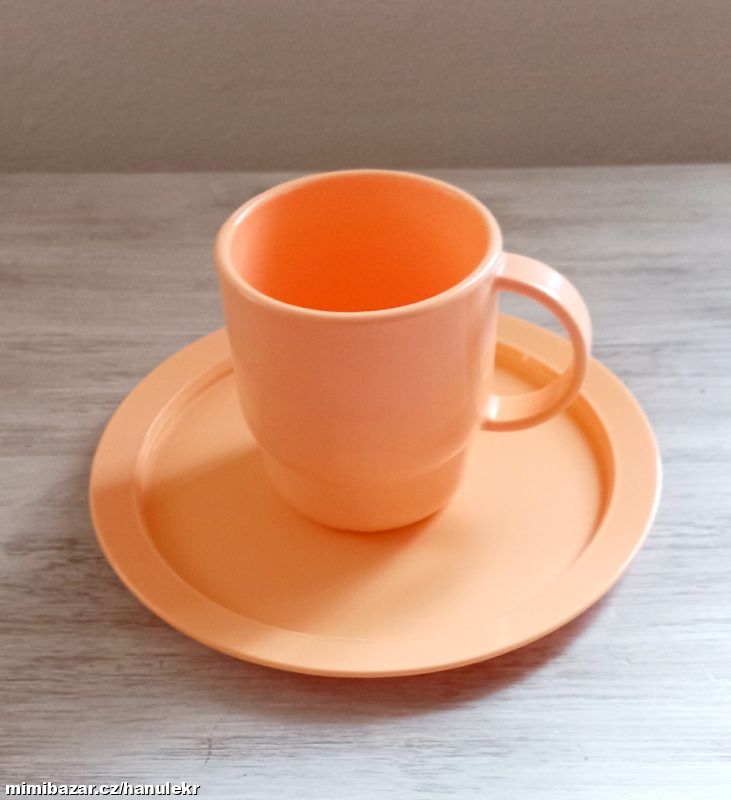 Hrnek a talířek
