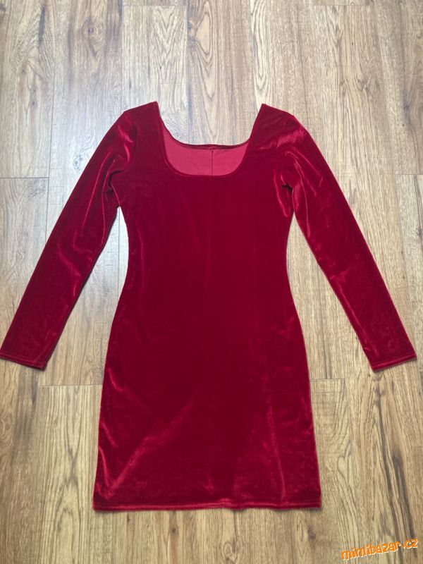 Červené sametové šaty (vel. 38)