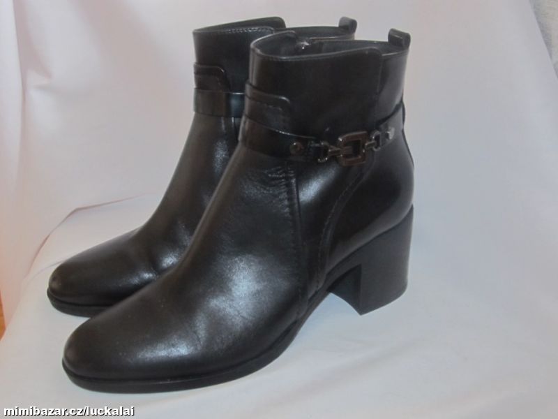 Černé kotníkové boty Geox na podpatku