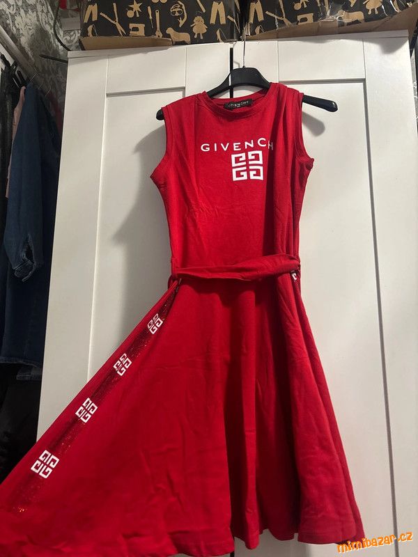 Givenchyšaty s