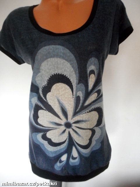 dlouhý dámský lehký svetřík vel. M