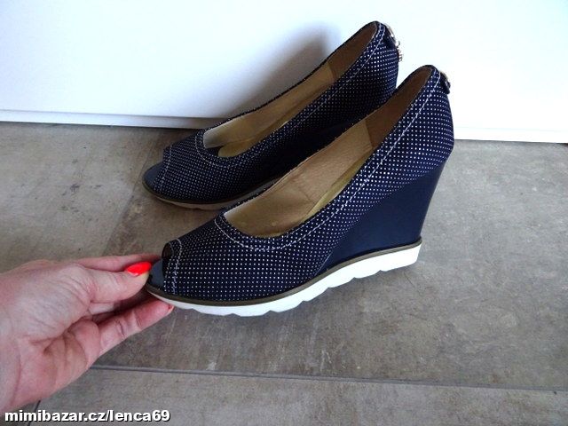 KRÁSNÉ BOTY NA KLÍNU