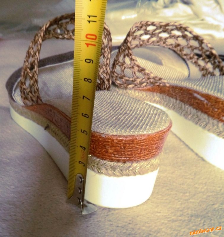 Hnědo-bežovo-bílé pantofle , stélka 26, 5 cm - 41