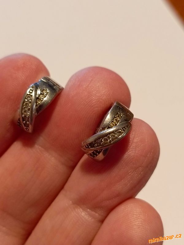 Stříbrné náušnice