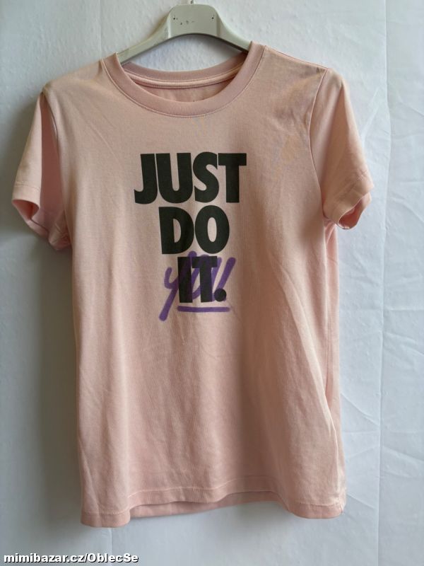 dámské sportovní tričko NIKE